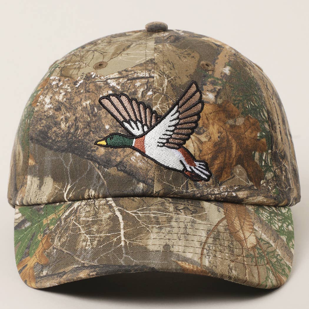Outdoor lifestyle hat with flying mallard duck design